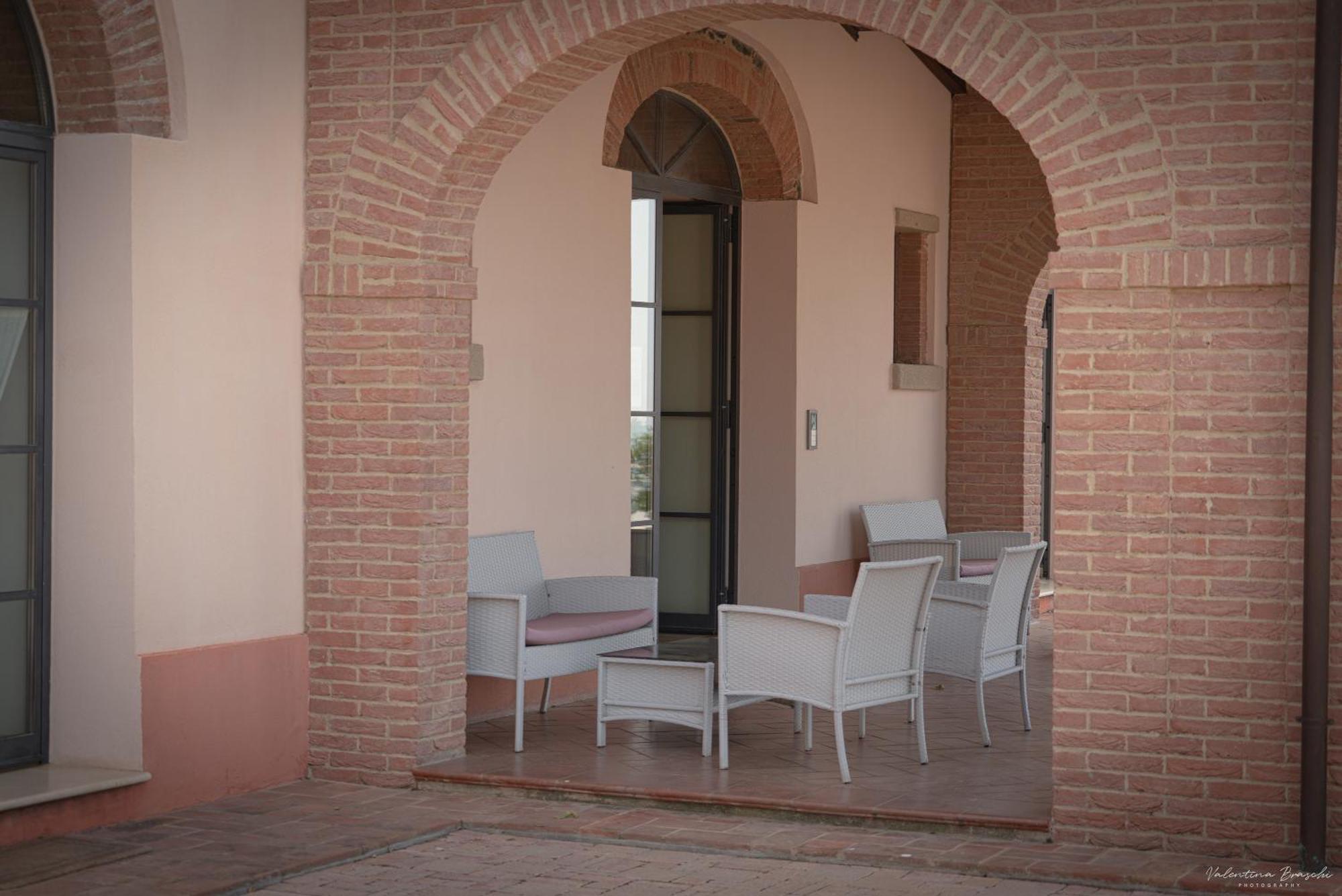 Aparthotel Tenuta Pakravan Papi