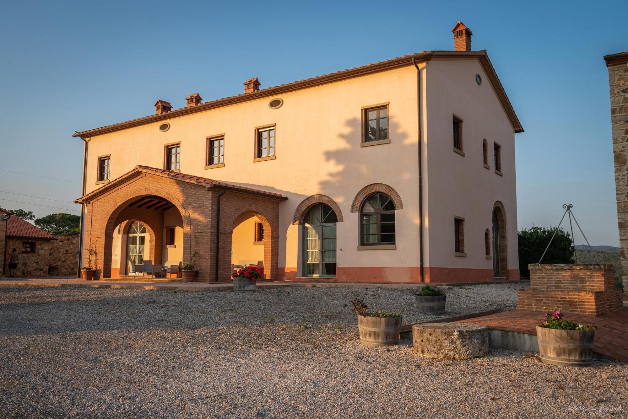 Aparthotel Tenuta Pakravan Papi *